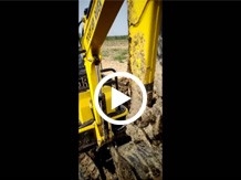 小型挖掘機施工視頻4