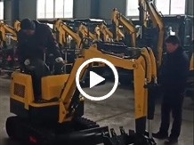 10小型挖掘機客戶試駕