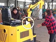 15小型挖掘機發貨，價格是多少呢