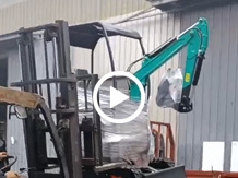 發貨一台17小型挖掘機